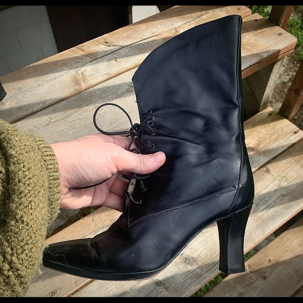 Vero Cuoio witchy heels